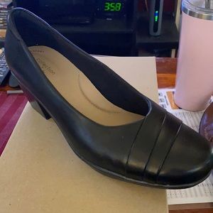 Clark’s Black Leather pumps